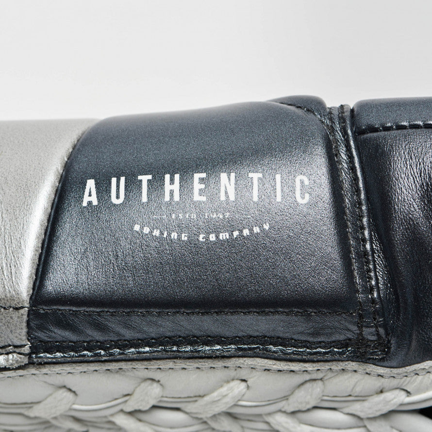 Leone 1947® North America AUTHENTIC BOXING GLOVES 16 Leone 1947® North America AUTHENTIC BOXING GLOVES