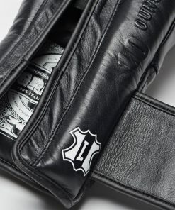 Leone 1947® North America THE GREATEST BOXING GLOVES 23 Leone 1947® North America THE GREATEST BOXING GLOVES