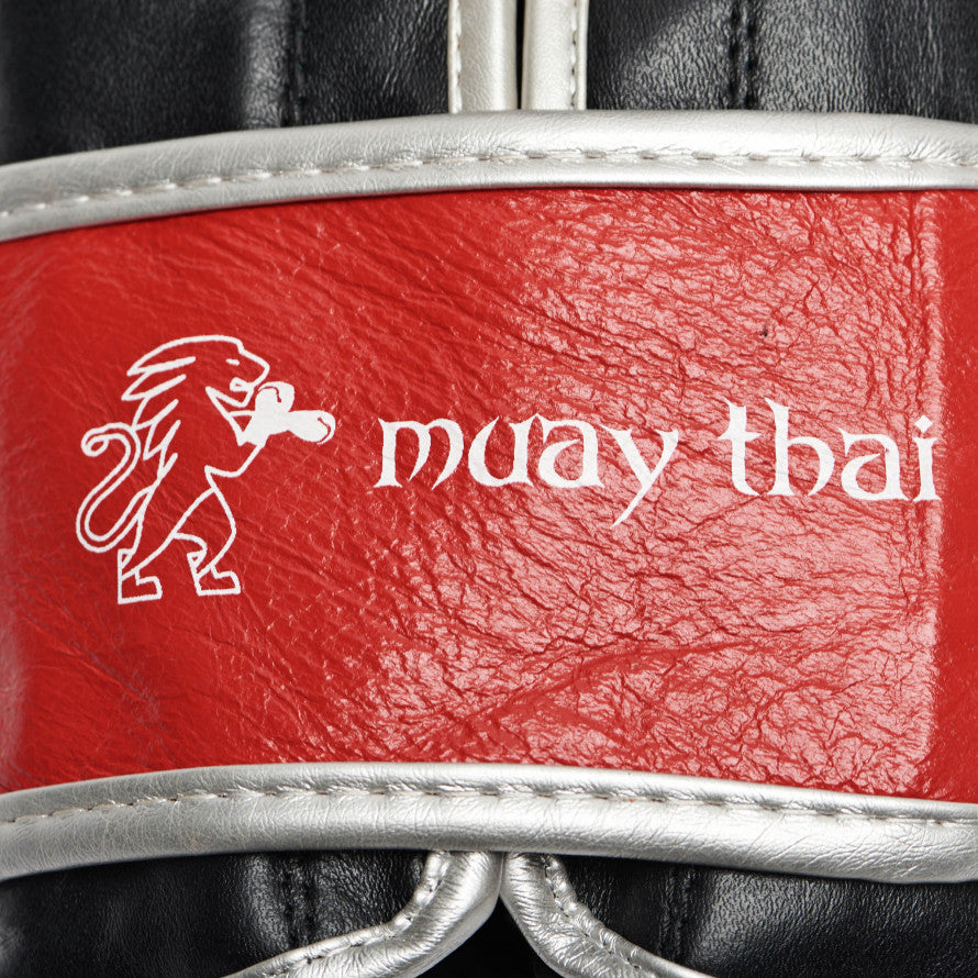Leone 1947® North America MUAY THAI BOXING GLOVES 23 Leone 1947® North America MUAY THAI BOXING GLOVES